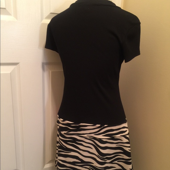 Young Girl’s Pinky Retro style girls dress - Picture 3 of 3